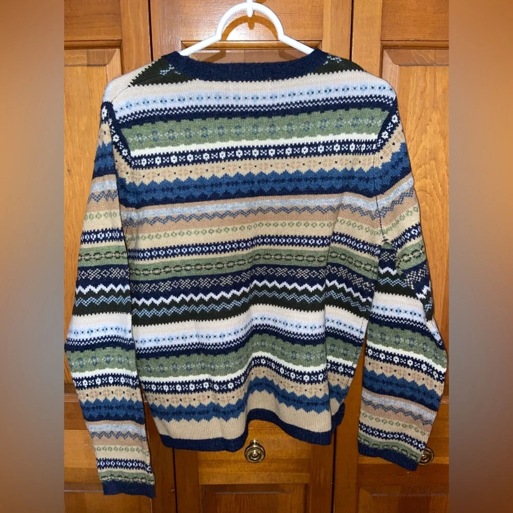 REAL WOOL OLD NAVY PATTERNED SWEATER - Picture 3 of 3